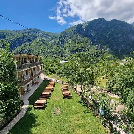 Bujtina Zici Hotell Theth Eksteriør bilde