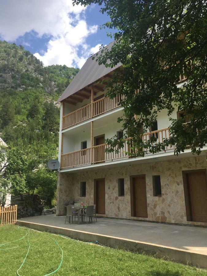 Bujtina Zici Hotell Theth Eksteriør bilde